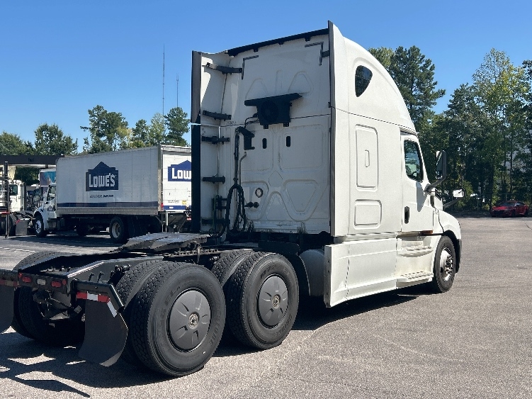 2020 Freightliner Cascadia in Garner, NC — photo 7