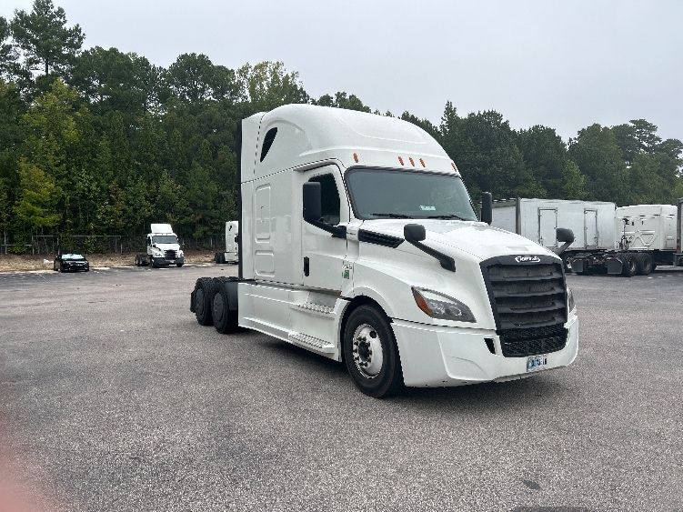 2020 Freightliner Cascadia in Garner, NC