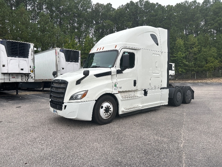 2020 Freightliner Cascadia in Garner, NC — photo 3