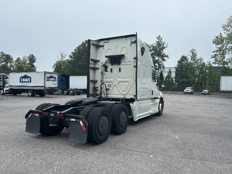 2020 Freightliner Cascadia in Garner, NC — photo 7