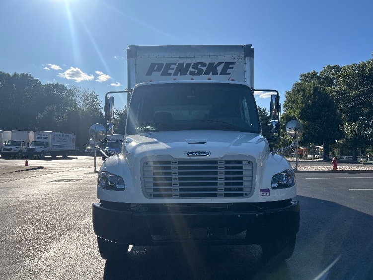 2023 Freightliner eM2 in Burlington, NJ — photo 2