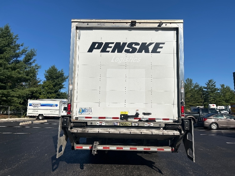 2023 Freightliner eM2 in Burlington, NJ — photo 7