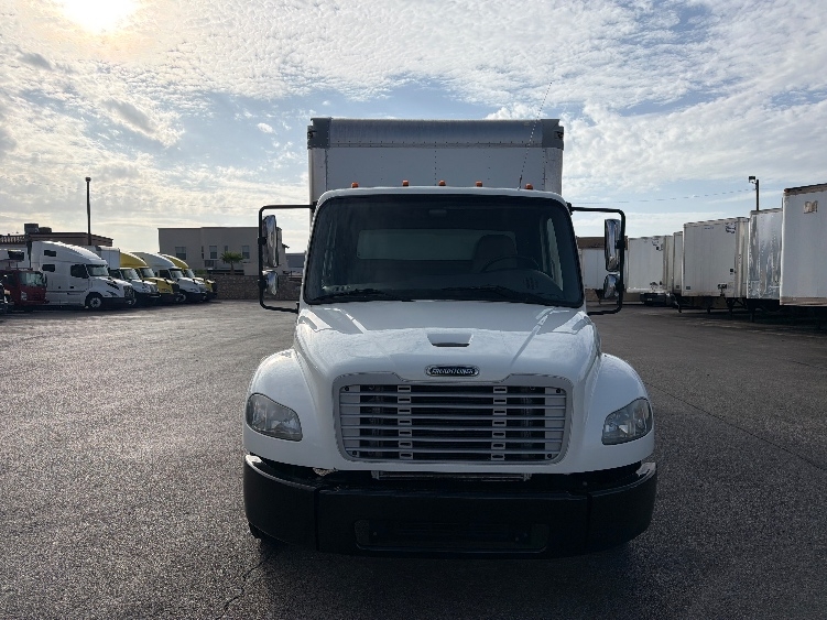 2019 Freightliner eM2 in El Paso, TX — photo 2