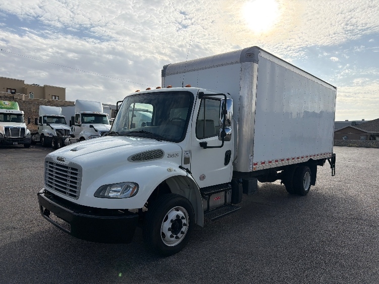 2019 Freightliner eM2 in El Paso, TX — photo 3