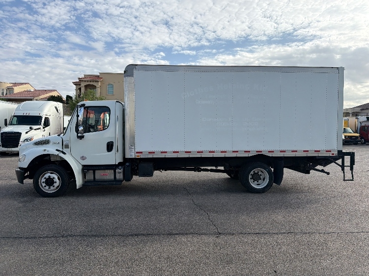 2019 Freightliner eM2 in El Paso, TX — photo 4