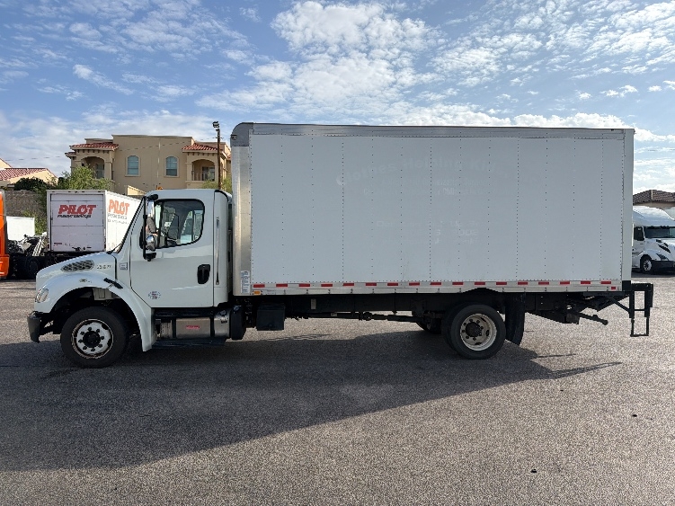 2019 Freightliner eM2 in Phoenix, AZ — photo 4