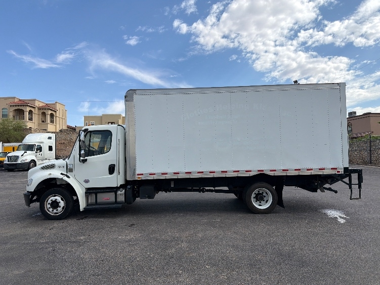 2019 Freightliner eM2 in El Paso, TX — photo 4