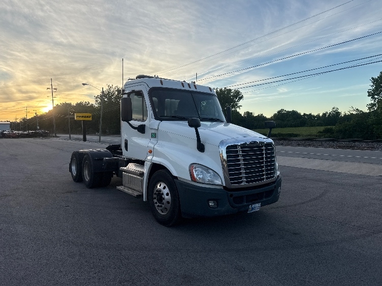 2020 Freightliner Cascadia in Chicago (Melrose Park), IL
