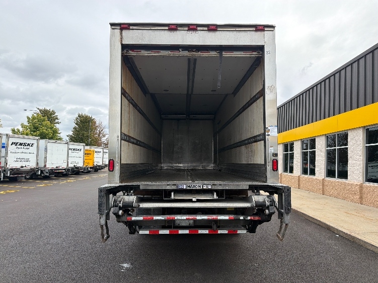 2020 Freightliner eM2 in Sturtevant, WI — photo 8