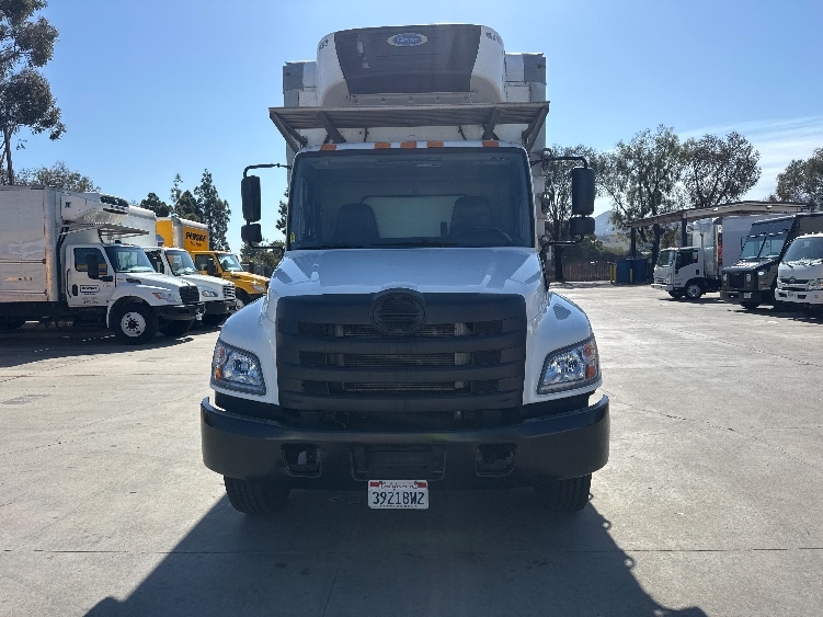 2020 Hino 268 in Torrance, CA — photo 2
