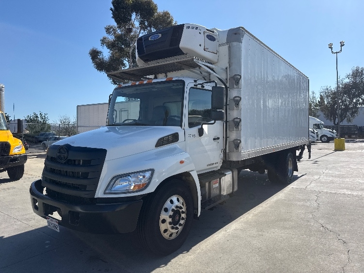2020 Hino 268 in Torrance, CA — photo 3