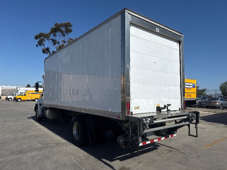 2020 Hino 268 in Torrance, CA — photo 6