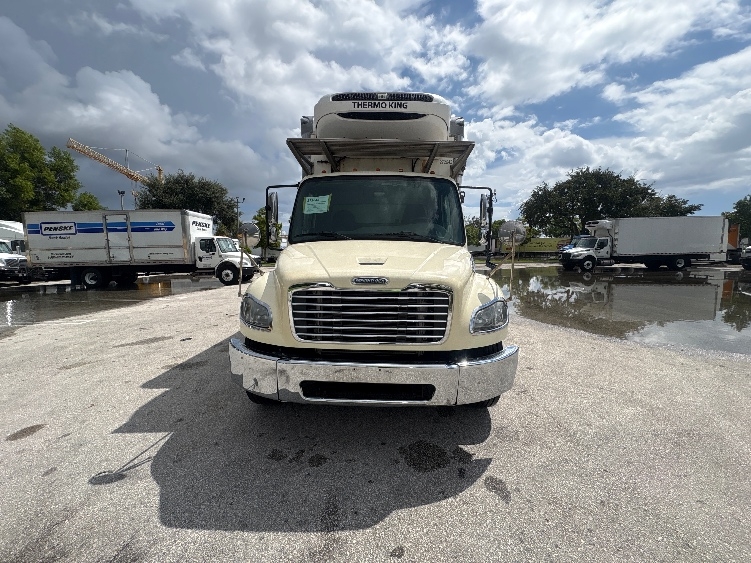 2019 Freightliner eM2 in Medley, FL — photo 2