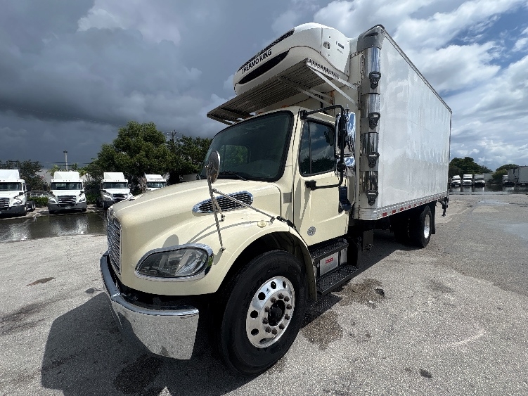 2019 Freightliner eM2 in Medley, FL — photo 3