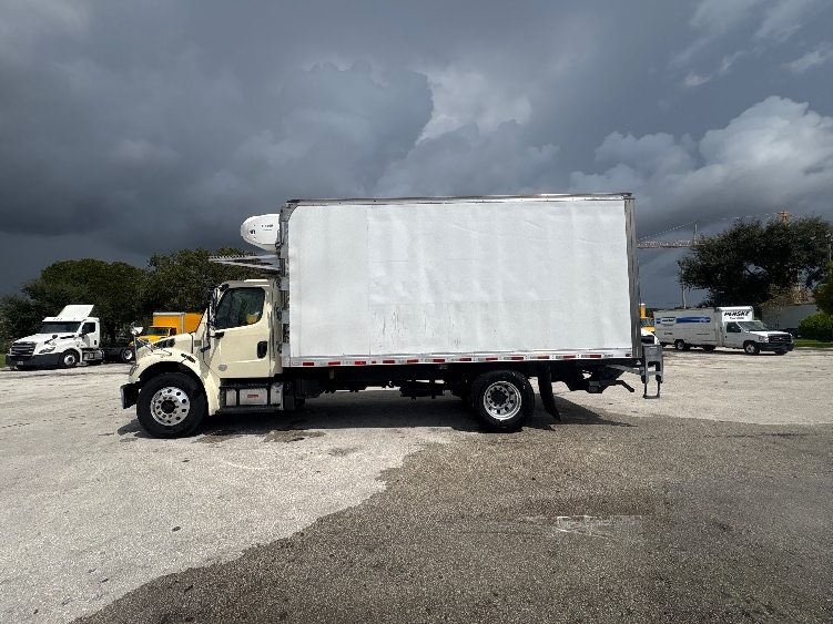 2019 Freightliner eM2 in Medley, FL — photo 4