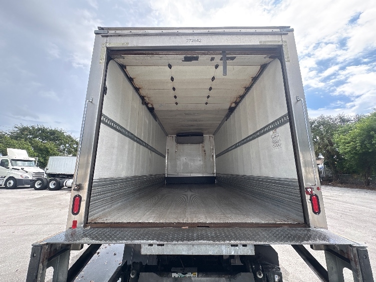 2019 Freightliner eM2 in Medley, FL — photo 8