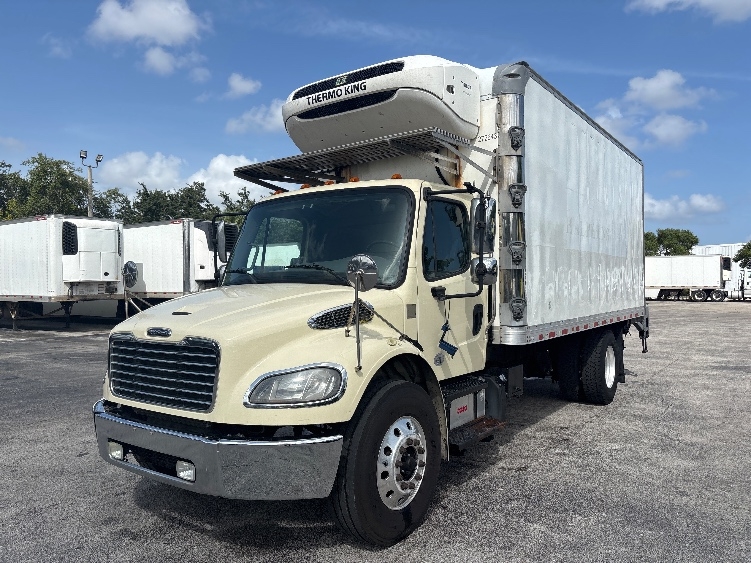 2019 Freightliner eM2 in Medley, FL — photo 3