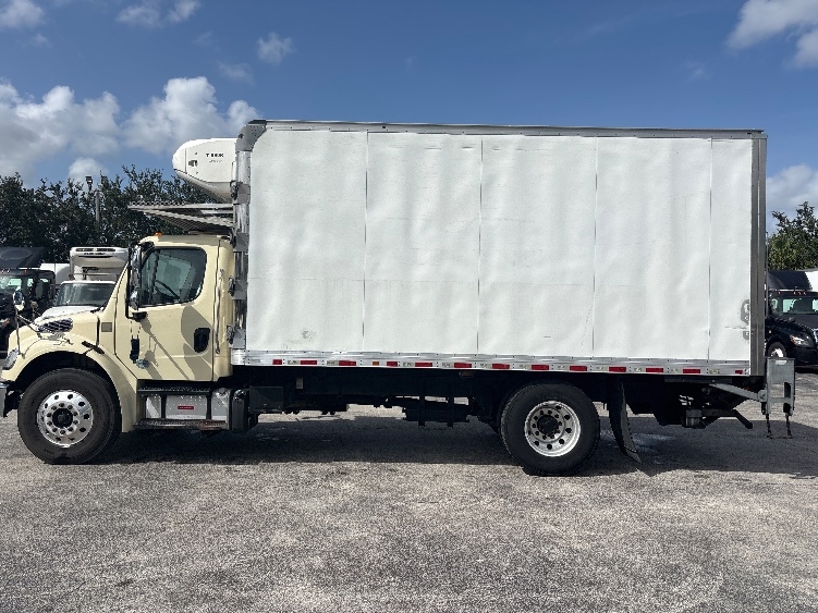 2019 Freightliner eM2 in Medley, FL — photo 4