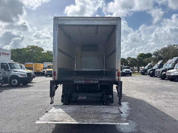 2019 Freightliner eM2 in Medley, FL — photo 8
