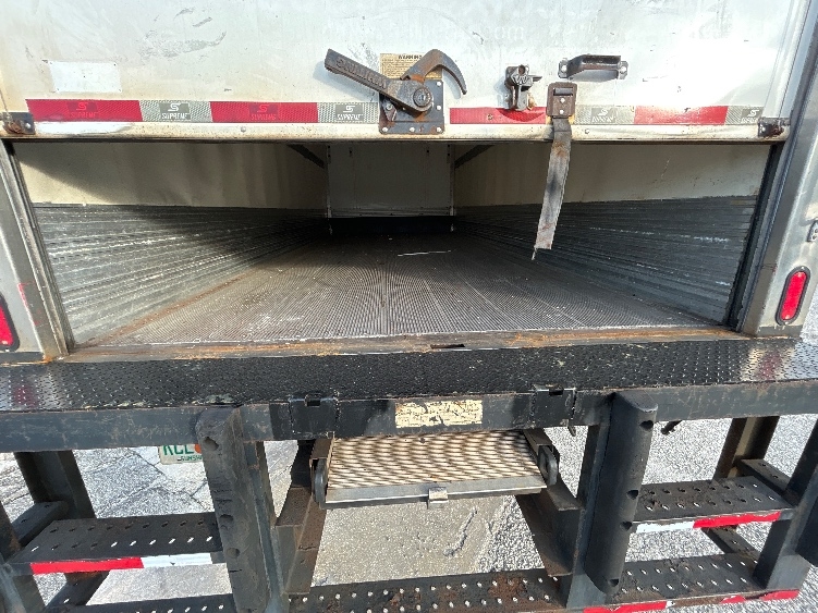 2019 Freightliner eM2 in Tampa, FL — photo 8