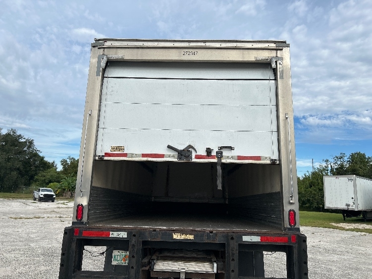 2019 Freightliner eM2 in Tampa, FL — photo 8