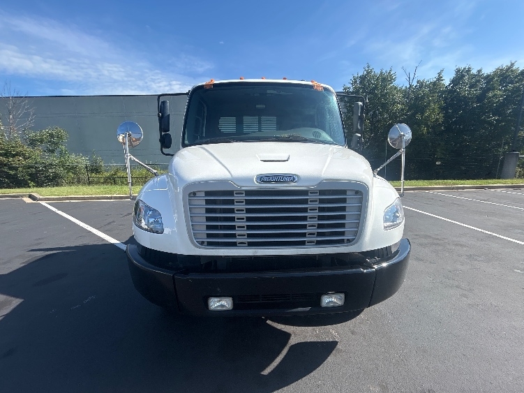 2020 Freightliner eM2 in Jessup, MD — photo 2