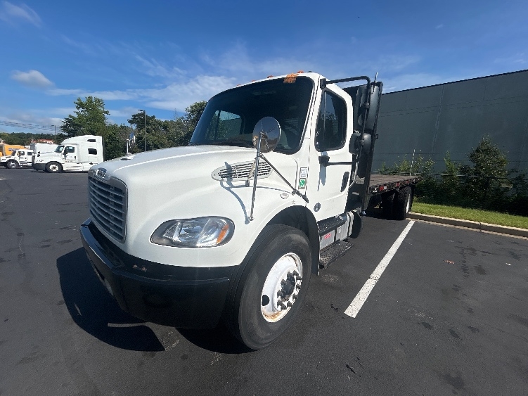 2020 Freightliner eM2 in Jessup, MD — photo 3