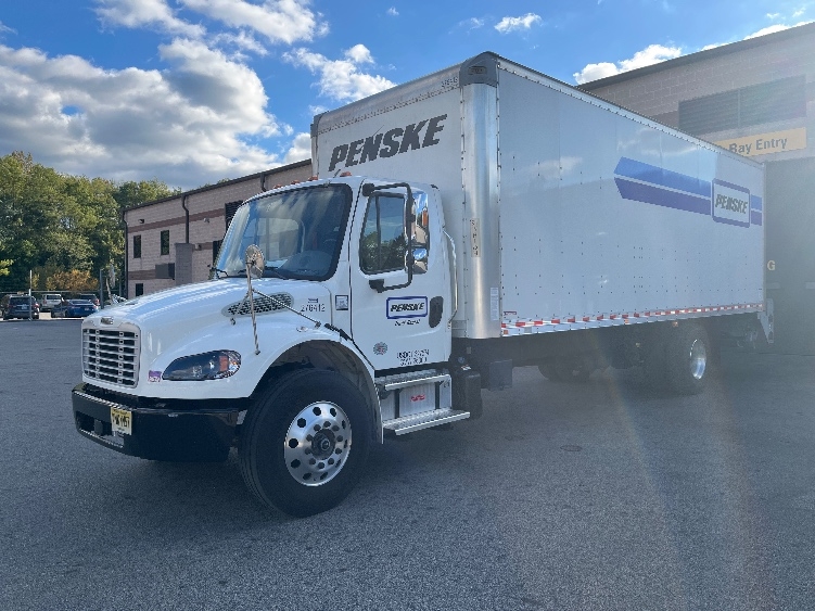 2024 Freightliner eM2 in Burlington, NJ — photo 3