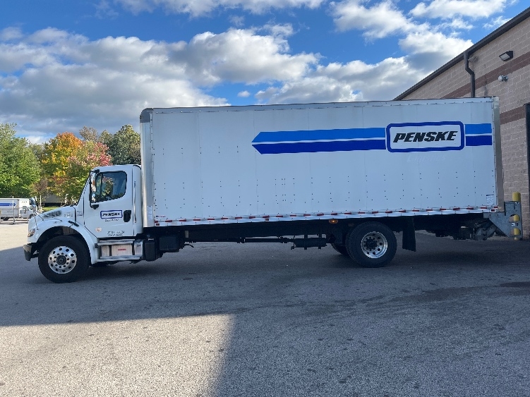 2024 Freightliner eM2 in Burlington, NJ — photo 4