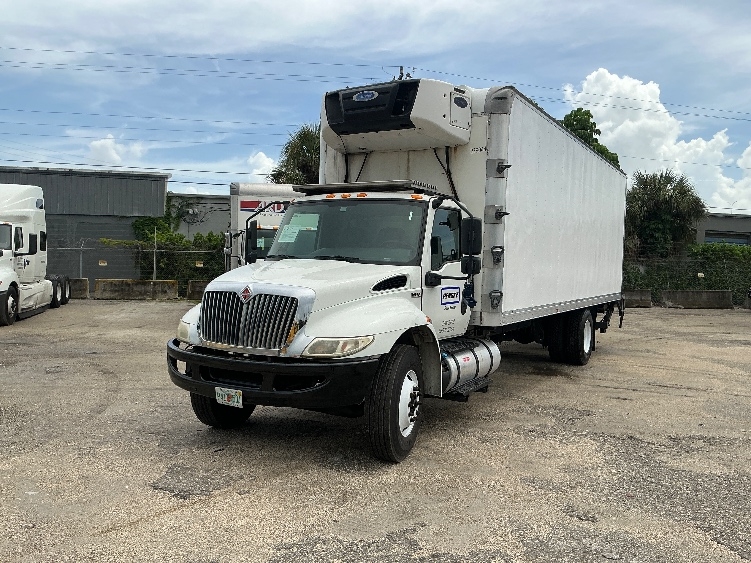 2020 International MV in Miami, FL — photo 3