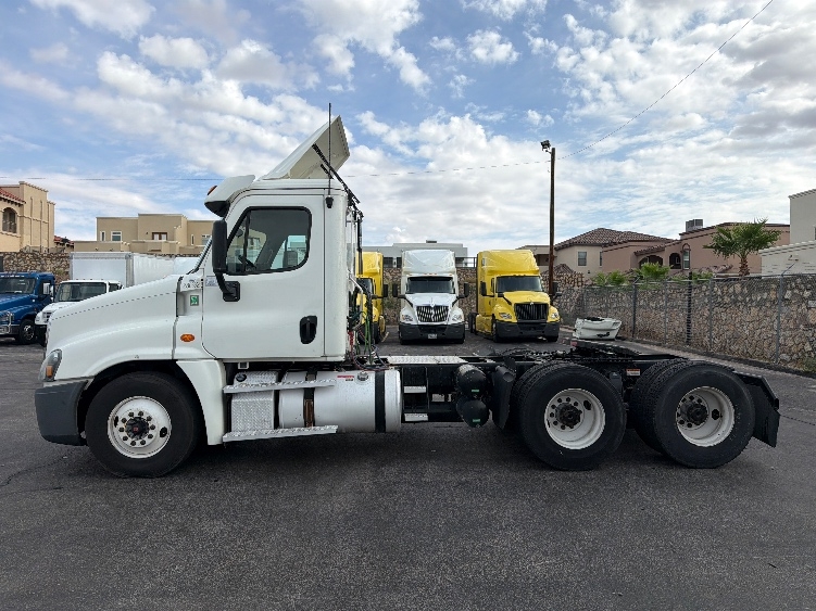 2020 Freightliner Cascadia in El Paso, TX — photo 4