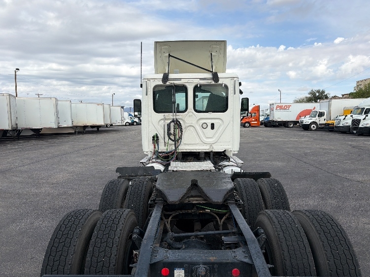 2020 Freightliner Cascadia in El Paso, TX — photo 6