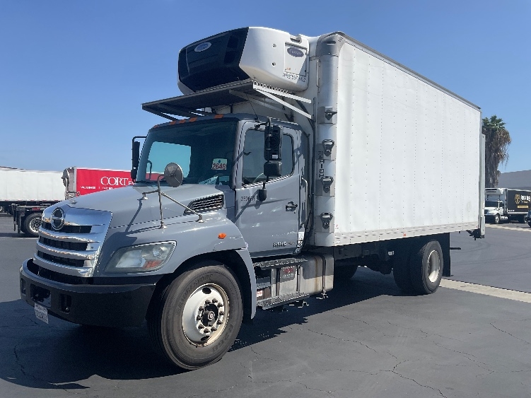 2020 Hino 268 in Torrance, CA — photo 3