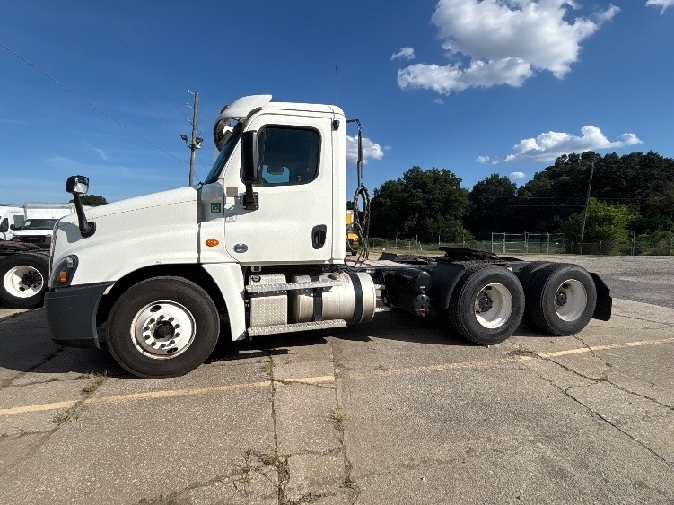 2020 Freightliner Cascadia in Birmingham, AL — photo 4