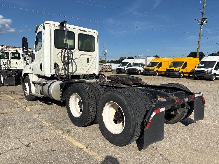2020 Freightliner Cascadia in Birmingham, AL — photo 5