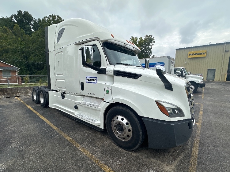 2020 Freightliner Cascadia in Huntington, WV