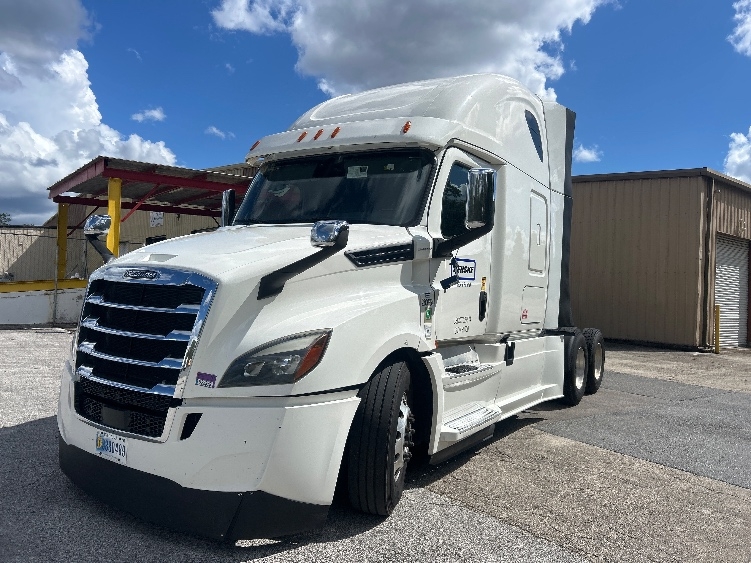 2020 Freightliner Cascadia in Tallahassee, FL — photo 3