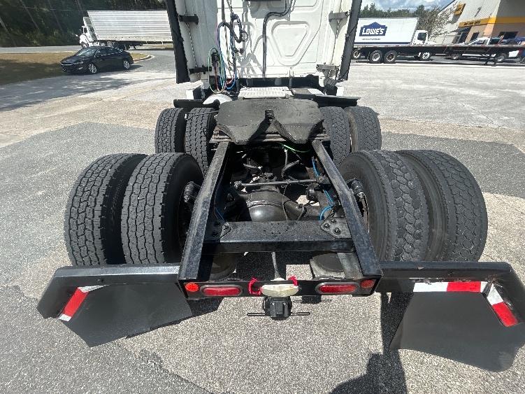 2020 Freightliner Cascadia in Tallahassee, FL — photo 6
