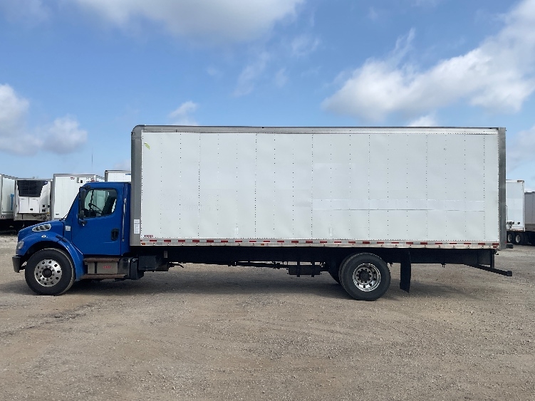 2020 Freightliner eM2 in Chicago (Melrose Park), IL — photo 4