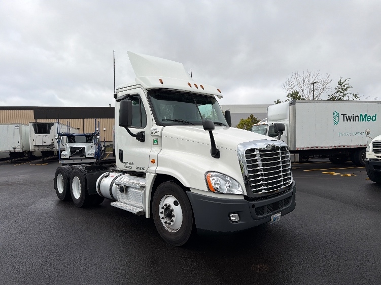 2020 Freightliner Cascadia in Sturtevant, WI