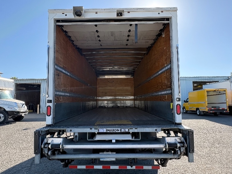 2020 Freightliner eM2 in West Sacramento, CA — photo 8
