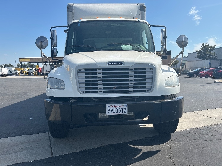 2020 Freightliner eM2 in Fontana, CA — photo 2