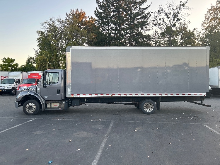 2020 Freightliner eM2 in Albany, NY — photo 4