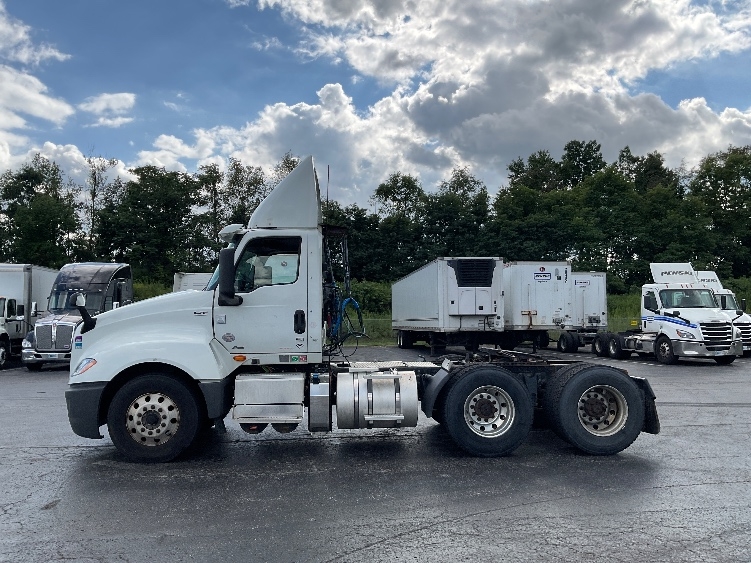 2020 International LT in Mount Pleasant, PA — photo 4