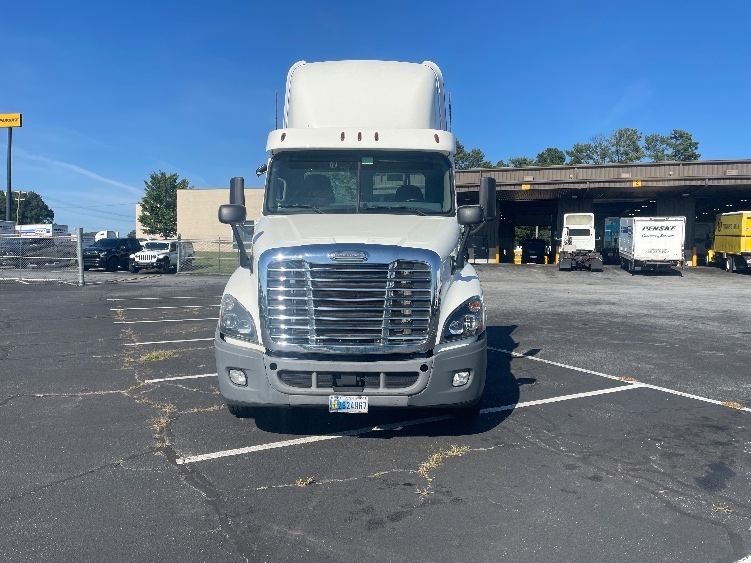 2020 Freightliner Cascadia in Spartanburg, SC — photo 2