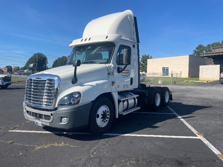 2020 Freightliner Cascadia in Spartanburg, SC — photo 3