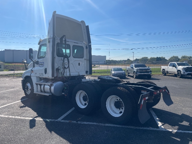 2020 Freightliner Cascadia in Spartanburg, SC — photo 5