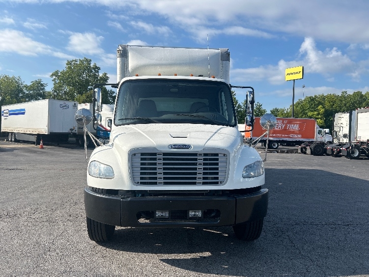 2020 Freightliner eM2 in Obetz, OH — photo 2