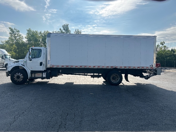2020 Freightliner eM2 in Obetz, OH — photo 4