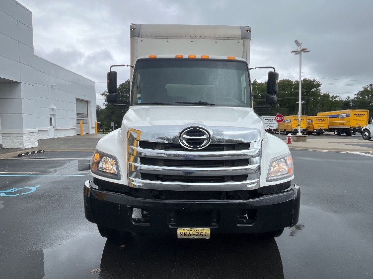 2020 Hino 268 in Dayton, NJ — photo 2